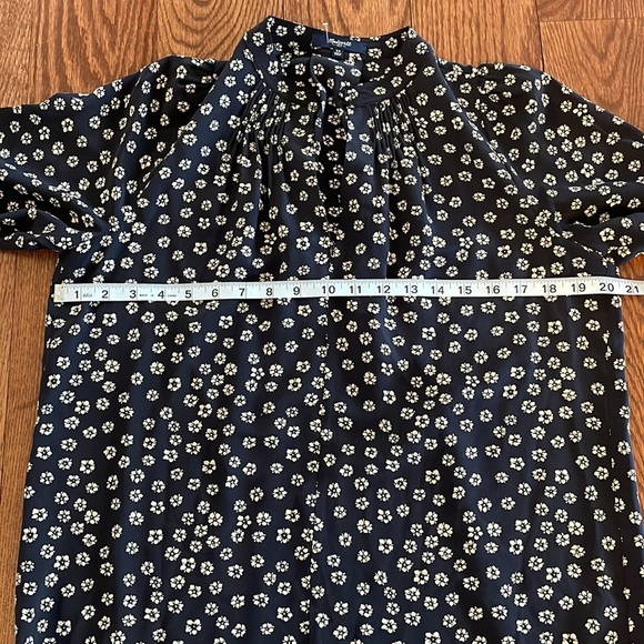 MADEWELL OVERSIZED XS crew/ Chocker 2 button neckline blouse tossed floral motif - Picture 13 of 15
